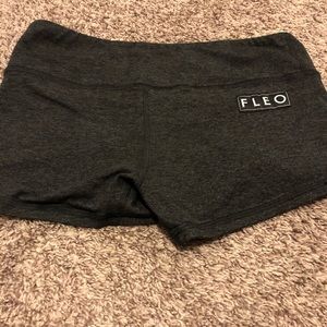 Charcoal grey single lined original small Fleo’s